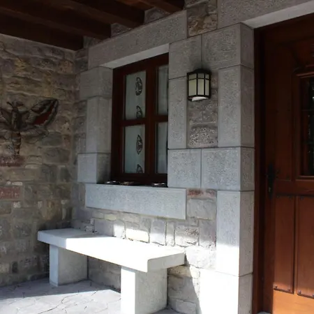 Vv La Gueera, Desconexion En Picos De Europa * San Esteban (Penamellera Baja, Asturias)